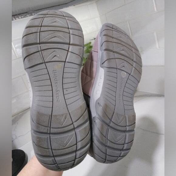[D109] Easy Spirit Women's Tiffin 2 Sneaker, size 9.5W - Picture 7 of 9